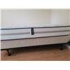 Image 5 : Beautyrest Mattress A