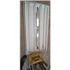 Image 2 : FLORESCENT LIGHT FIXTURE