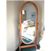 Image 1 : Wood floor mirror A