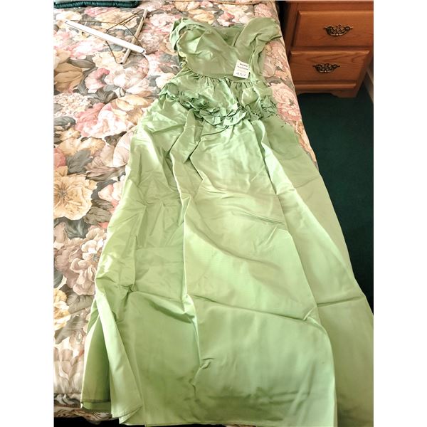 Vintage green bridesmaid A