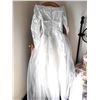 Image 9 : Vintage wedding gown small A