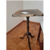 Image 4 : Side tables, stool A
