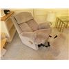 Image 3 : Rocker Recliner A