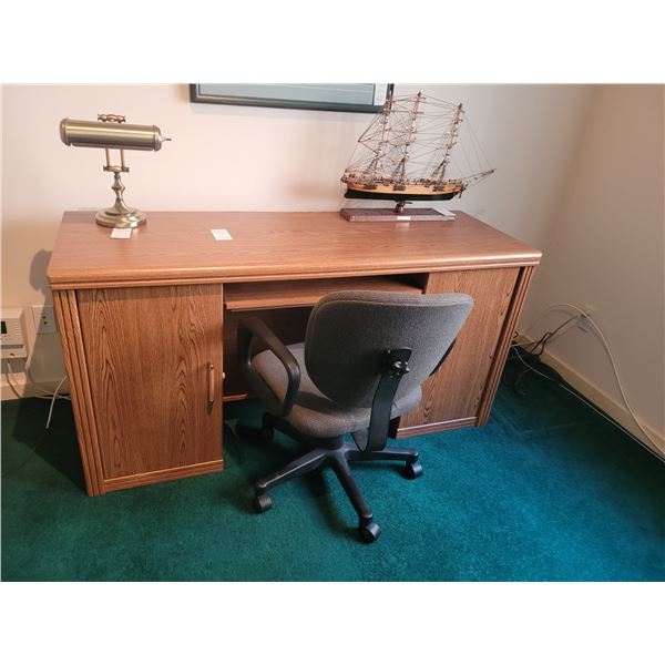 Oak Desk & Chair B