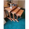Image 5 : Oak Nesting Tables A