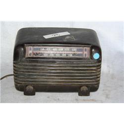 ANTIQUE RADIO