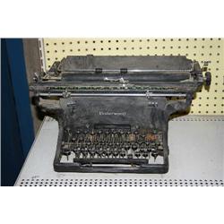 ANTIQUE UNDERWOOD TYPE WRITER