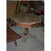 Image 1 : RED LAP TABLE