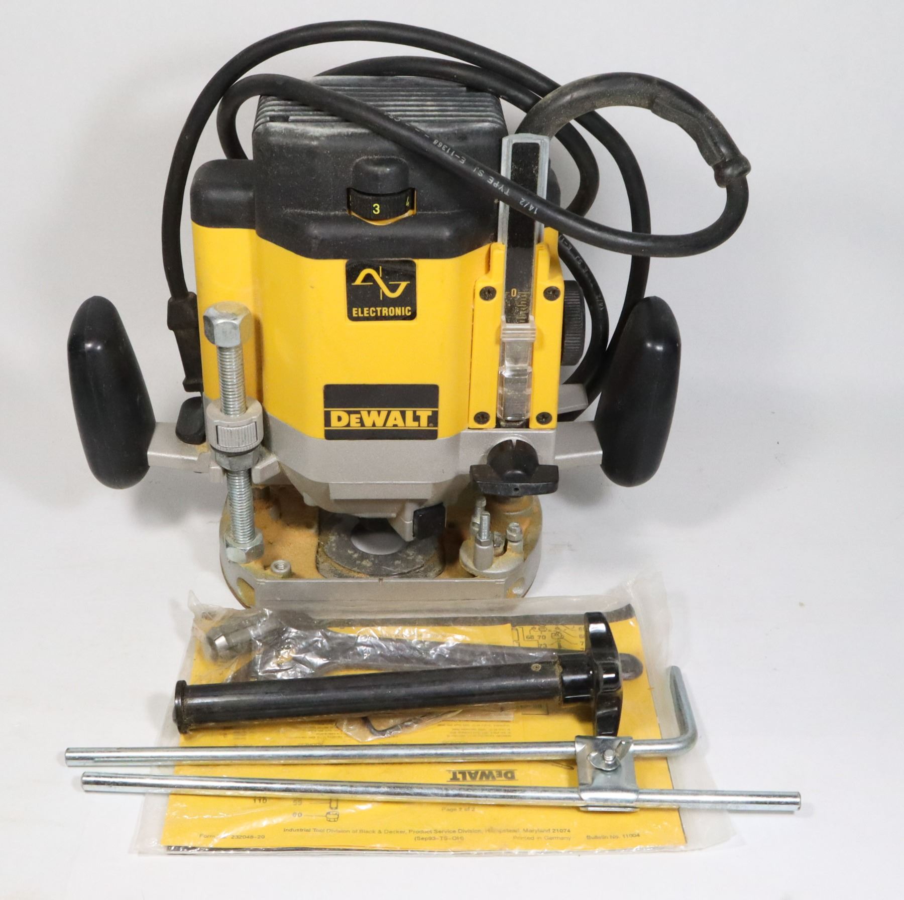 DEWALT 3HP ROUTER DW625