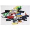 Image 1 : BAG OF ASSORTED SCREWDRIVERS
