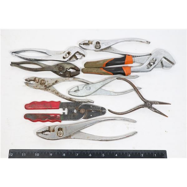 BAG OF ASSORTED PLIERS AND WIRE STRIPPERS