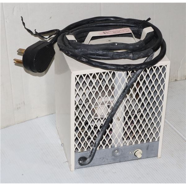 4,800 W 240V ELECTRIC HEATER
