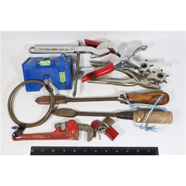 FLAT OF ASSORTED HAND TOOLS ECT INCLUDING