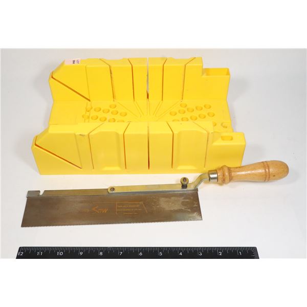 STANLEY MITER BOX WITH REVERSABLE FINE CUT SAW