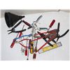 Image 1 : BOX OF ASSORTED HAND TOOLS, SCREWDRIVERS,