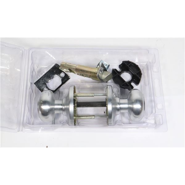 PASSAGEWAY DOOR HANDLE