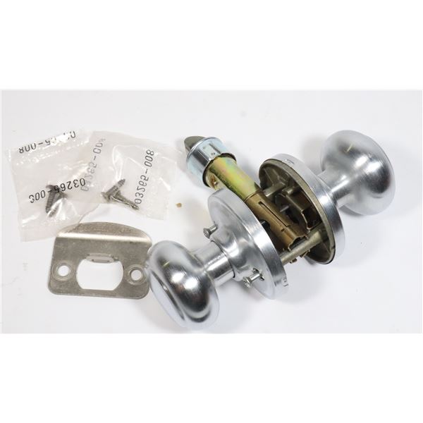 PASSAGEWAY DOOR HANDLE