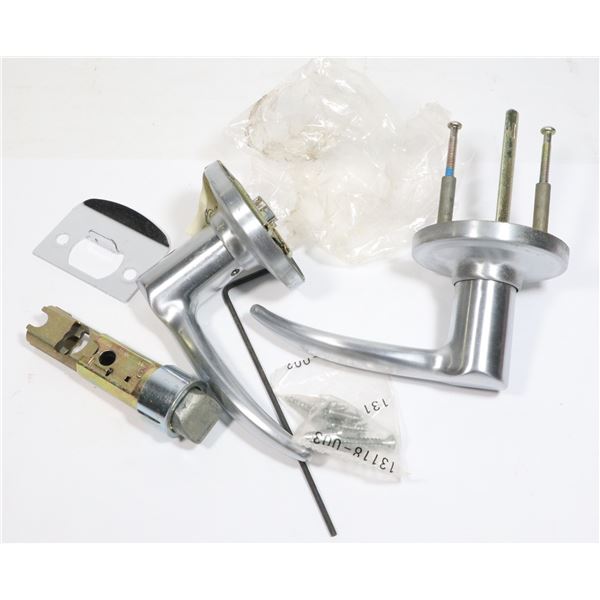 PASSAGEWAY DOOR HANDLE