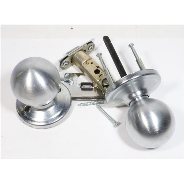 PASSAGEWAY DOOR HANDLE