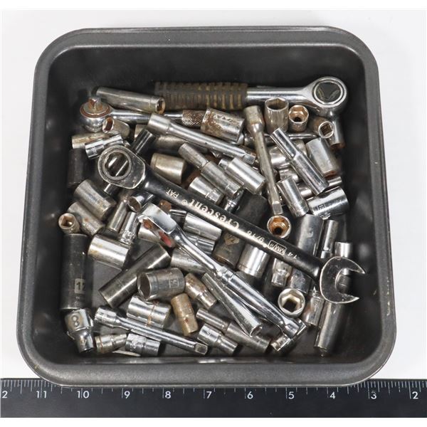TRAY OF ASSORTED SOCKETS AND RATCHETS