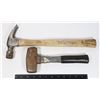 Image 1 : FLAT WITH FRAMING HAMMER AND MINI SLEDGE HAMMER