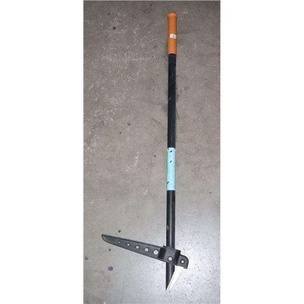 FISKARS WEED PULLING GARDEN TOOL