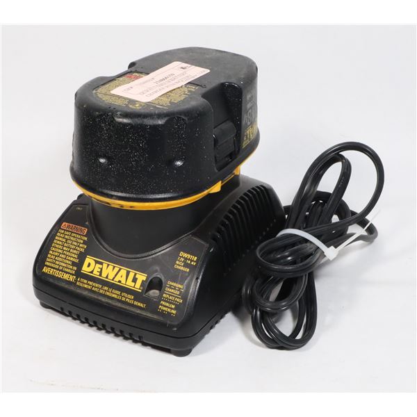 DEWALT DW9118 BATTERY CHARGER WITH BATTERY