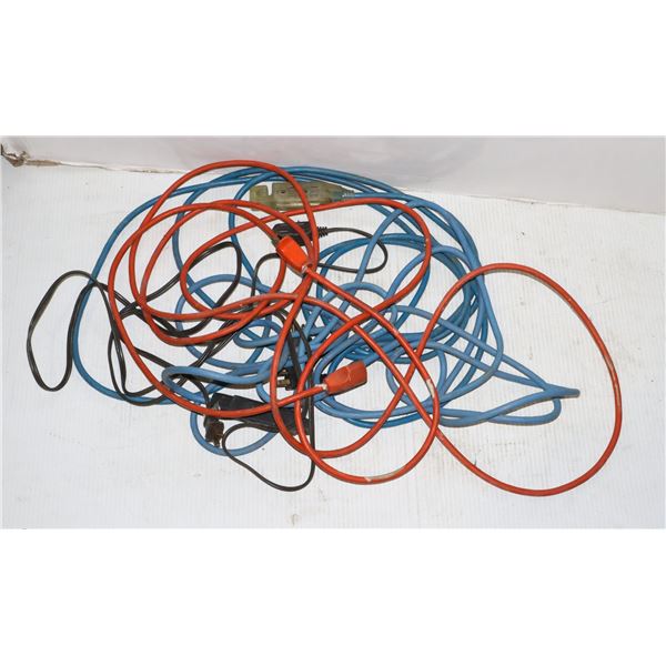 SEVERAL SHORT EXTENSION CABLES