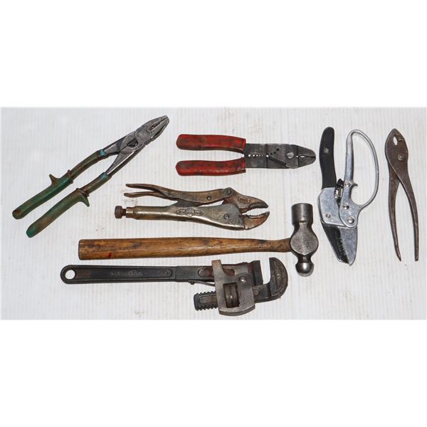 FLAT OF ASSORTED HAND TOOLS, HAMMER, PIPE WRENCH