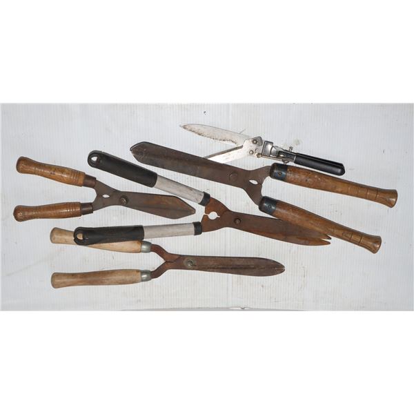 FLAT OF HEDGE TRIMMERS AND SIMILAR TOOLS