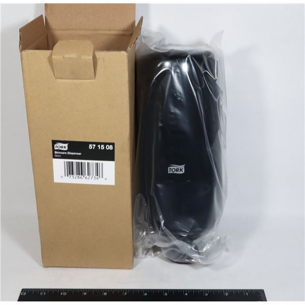 NEW TORK SKINCARE DISPENSER (BLACK)