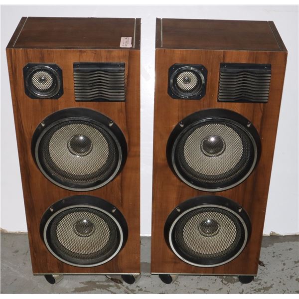 TWO VINTAGE STEREO SPEAKERS