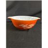 Image 4 : Misc Fall Lot, Pyrex Mix Bowl, Cookie Cutters, Linens