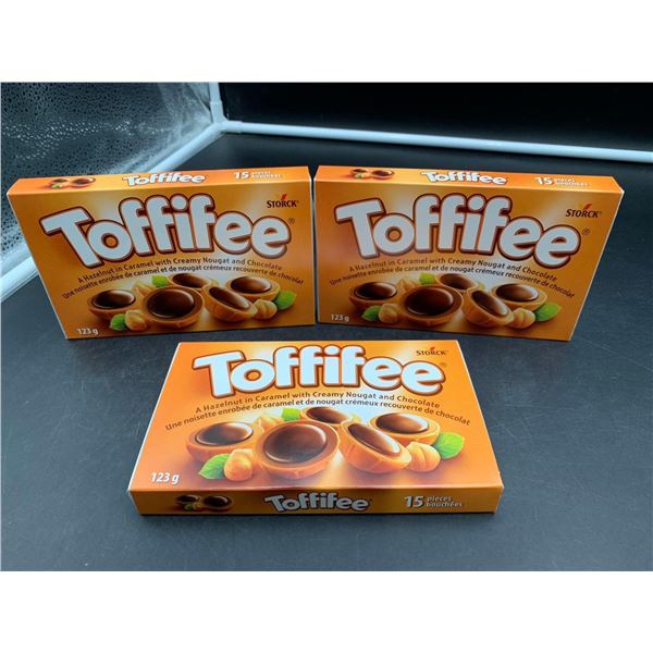 Toffifee Hazelnut in Caramel with Creamy Nougat and Chocolate (3 x 123g)