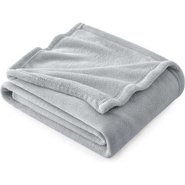 Bedsure Fleece Throw Blanket for Couch - Light Grey Blankets Lightweight Fuzzy Cozy Soft Plush Warm 
