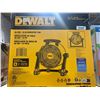 Image 1 : DeWalt 40cm x 16" Benchtop Fan