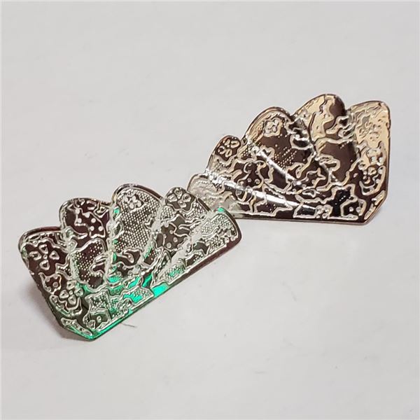 Silver Earrings (~Size 0) (~length 0inches), Suggested Retail Value $80