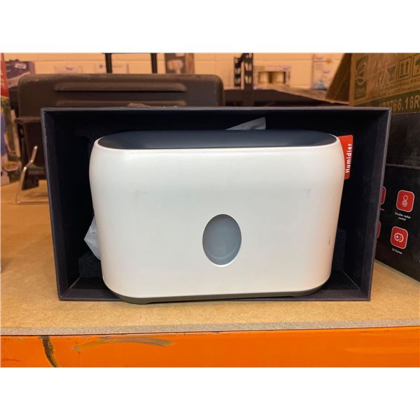 White Humidifier with Charger and Remote Control