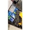 Image 2 : DEWALT NAILER WITH NAILS, NO BATTERY NO CHARGER