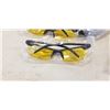 Image 2 : 2 NEW POLARIZED SPORTS GLASSES FOR MEN & WOMEN AND 2 NIGHT DRIVING GLASSES
