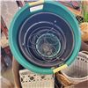 Image 2 : LARGE LOT OF BASKETS AND PLANT POTS, PLASTIC BIN ETC