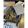 Image 10 : BRAND NEW 2 PIECE HARDSIDE SPINNER SUITCASE SET - 20 INCH AND 28 INCH