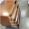 Image 2 : MID CENTURY WALNUT 4 DRAWER HIGHBOY DRESSER