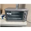 Image 2 : BLACK AND DECKER 6 SLICE AIR FRYER TOASTER OVEN - TESTED WORKING, RETAIL $119