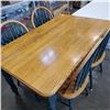 Image 2 : SOLID WOOD KITCHEN TABLE WITH FOUR MATCHING CHAIRS