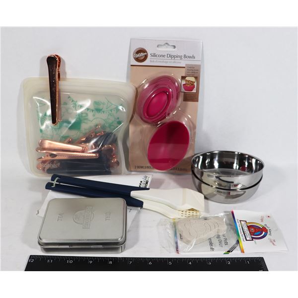 MISC KITCHEN TOOL LOT
