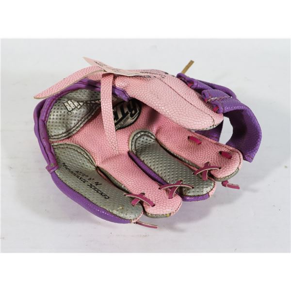 GIRLS FRANKLIN BASEBALL GLOVE