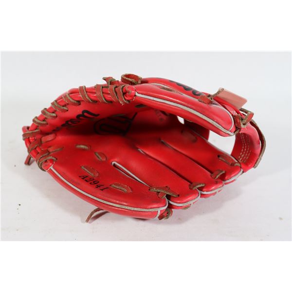 WILSON KIDS 9" BASEBALL GLOVE A2941