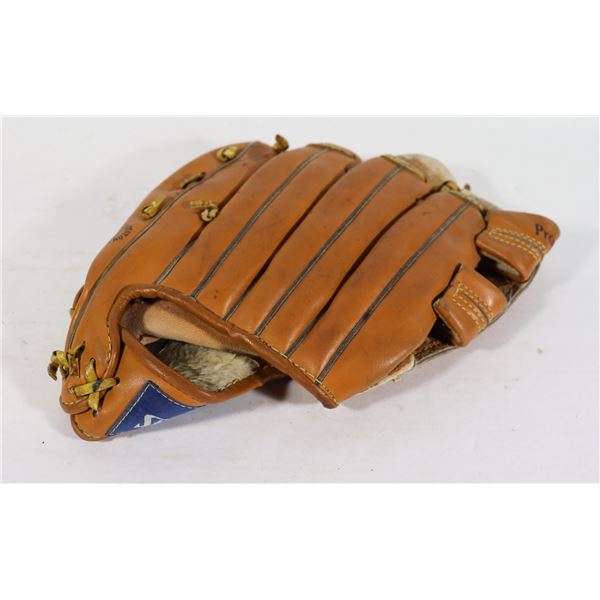 SPALDING BASEBALL GLOVE