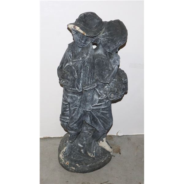CONCRETE COUPLE LAWN ORNAMENT
